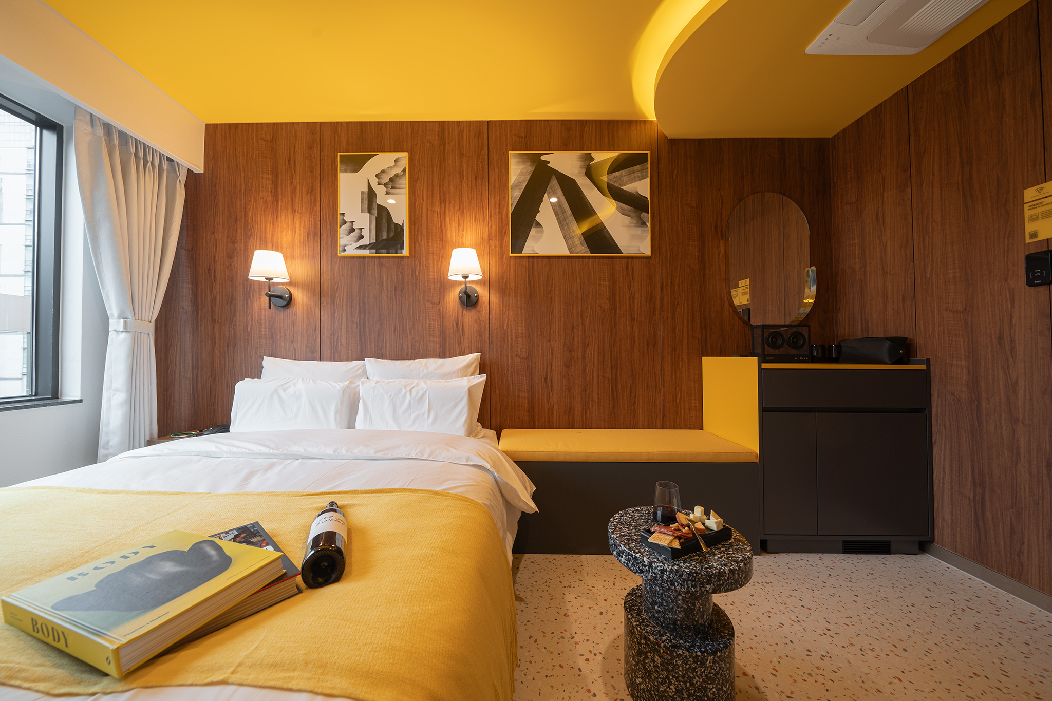 room detail thumbnail 2