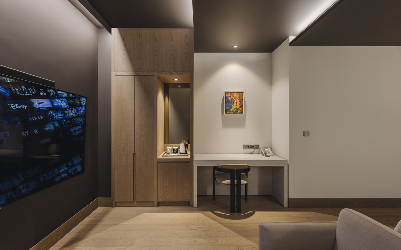 프라이빗 시네마-창문없음