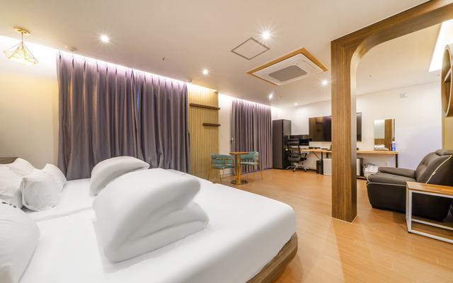 부산 초읍 호텔 카라트