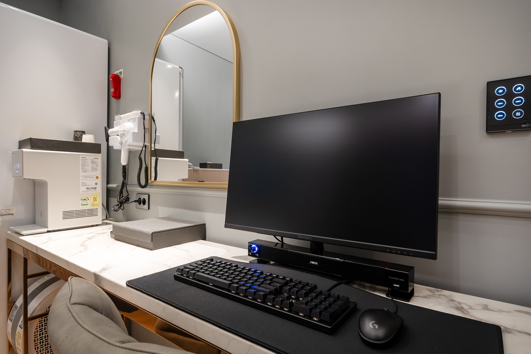 room detail thumbnail 2