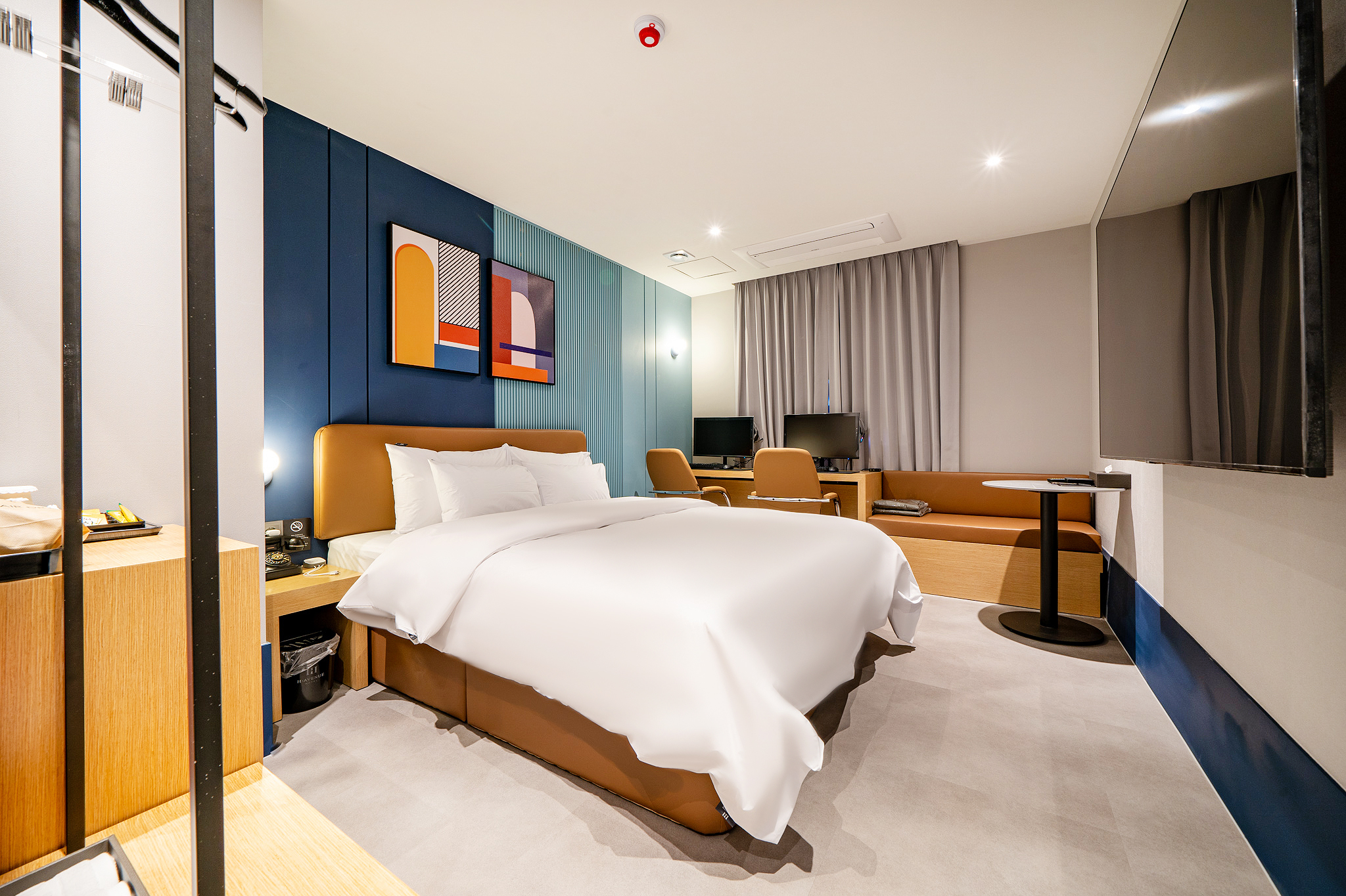 room detail thumbnail 0