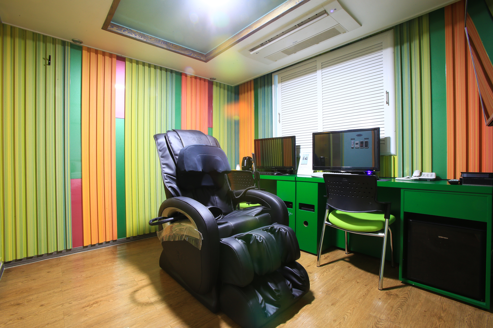 room detail thumbnail 0