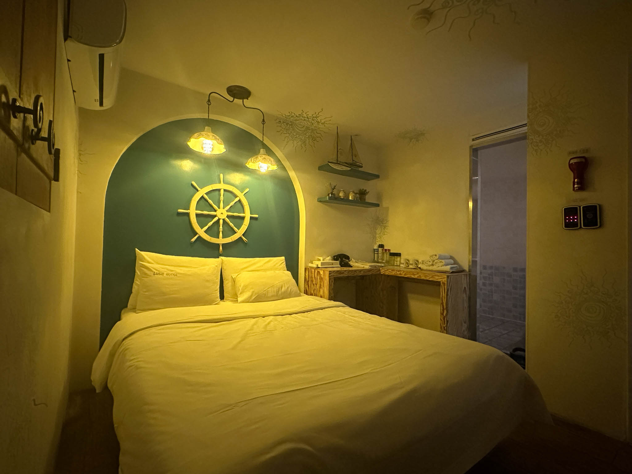 room detail thumbnail 0