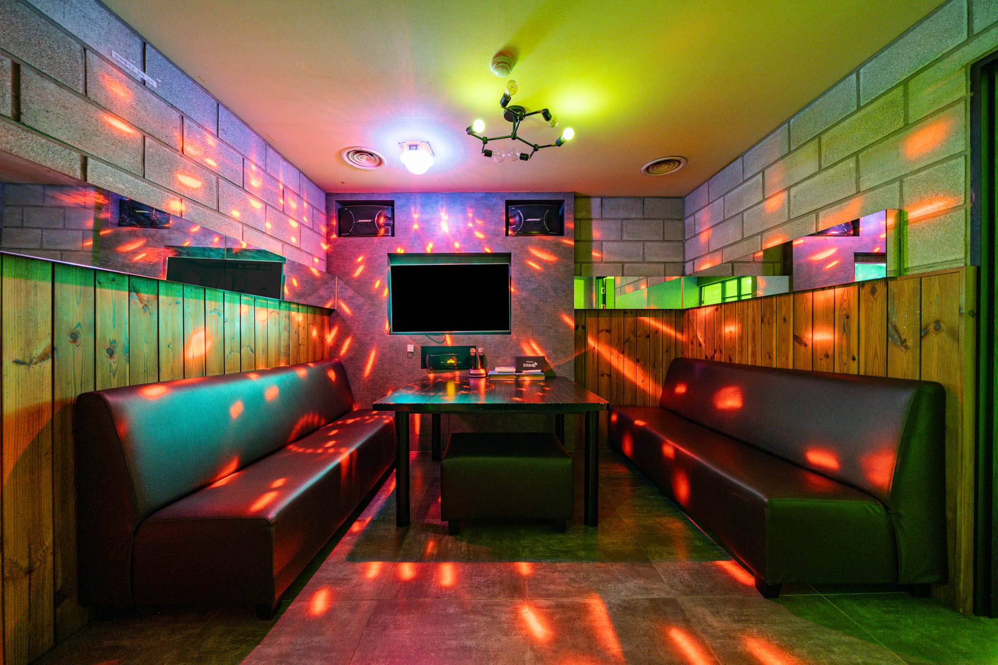 room detail thumbnail 2