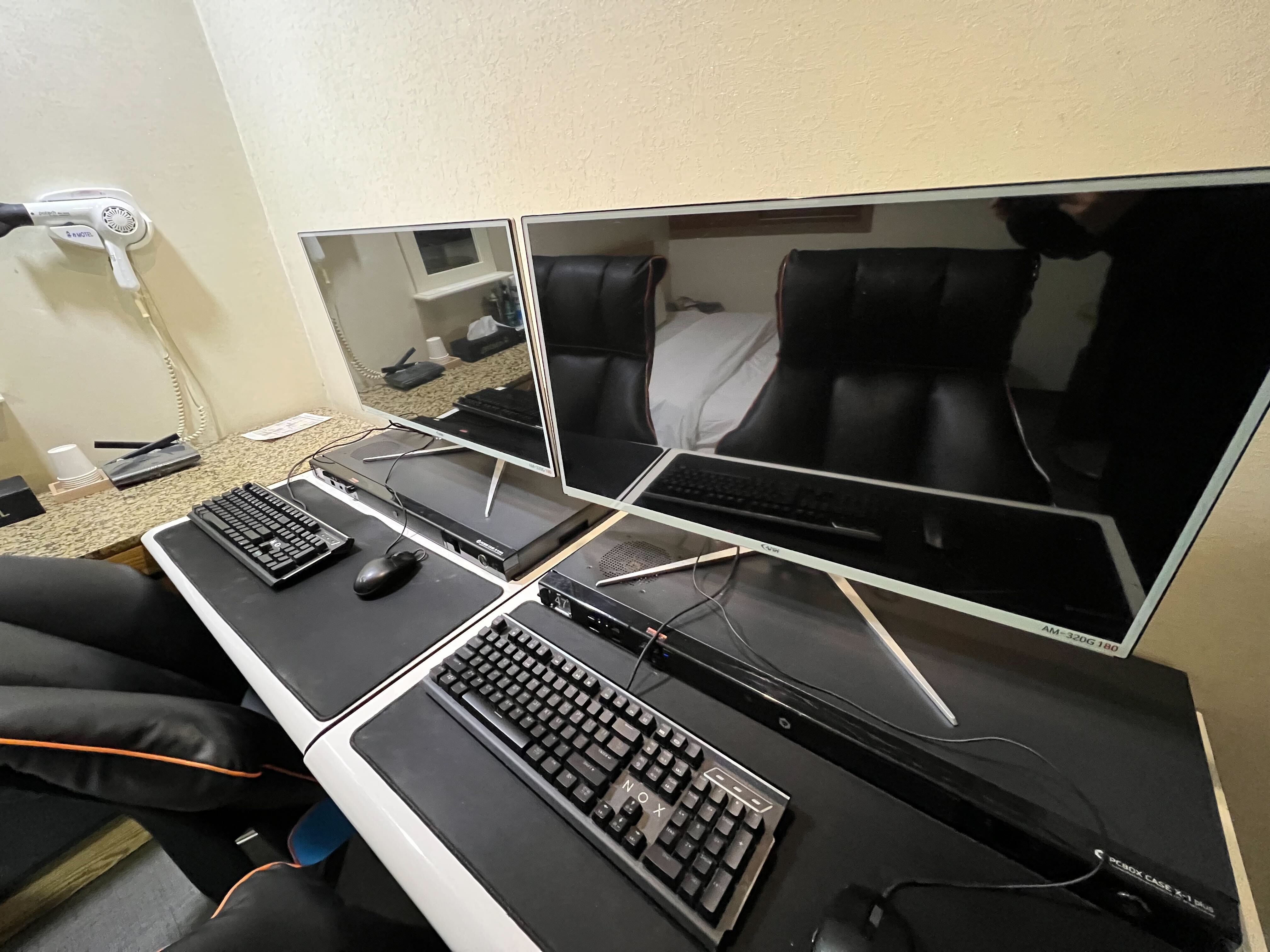 room detail thumbnail 1