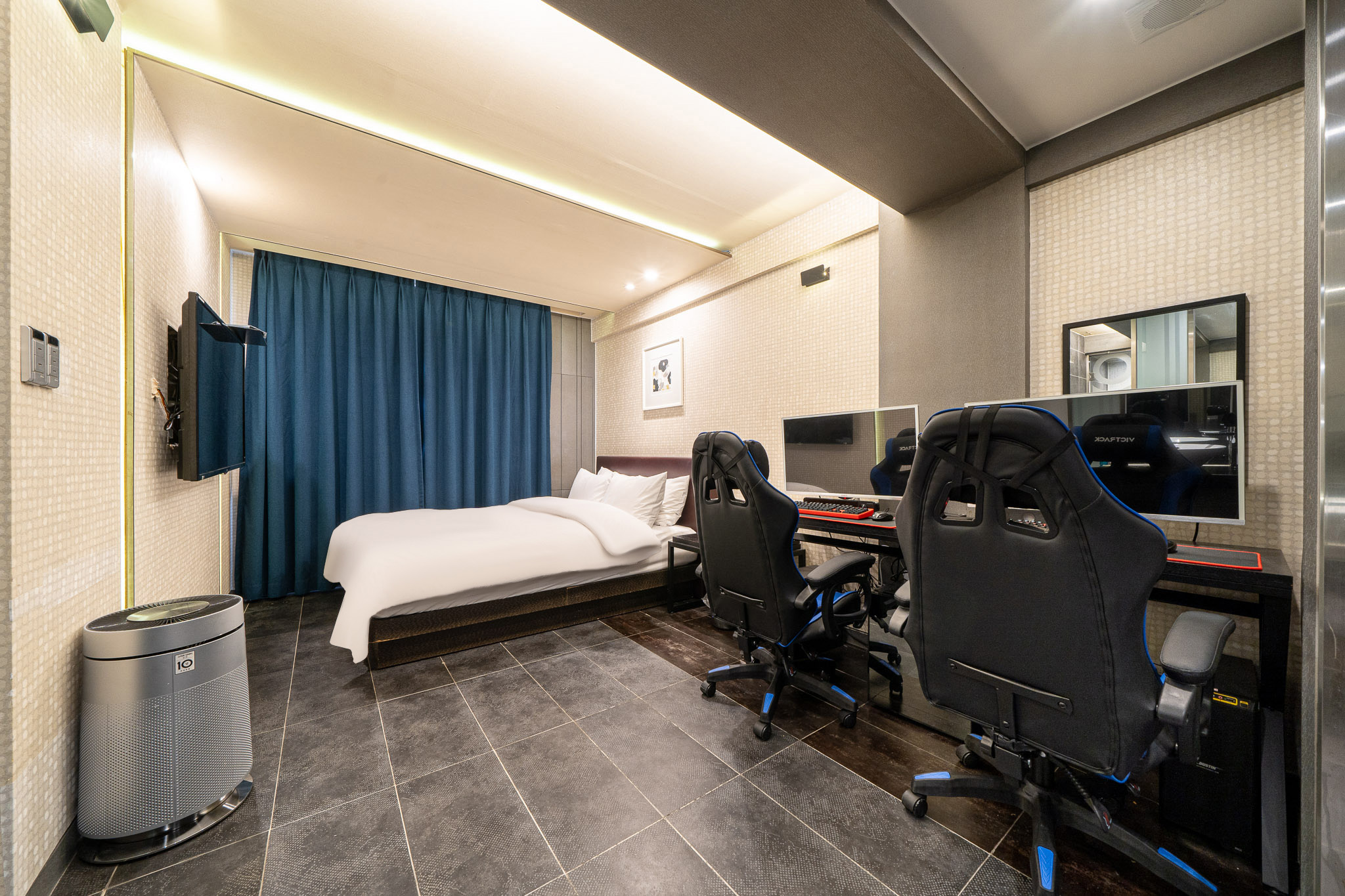 room detail thumbnail 0