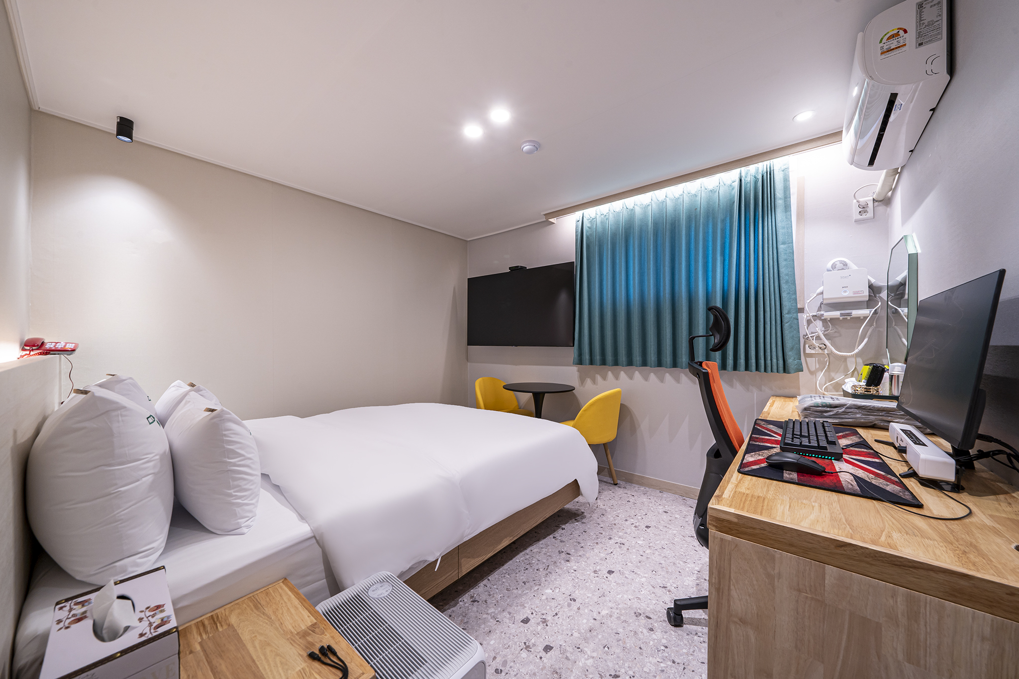 room detail thumbnail 0