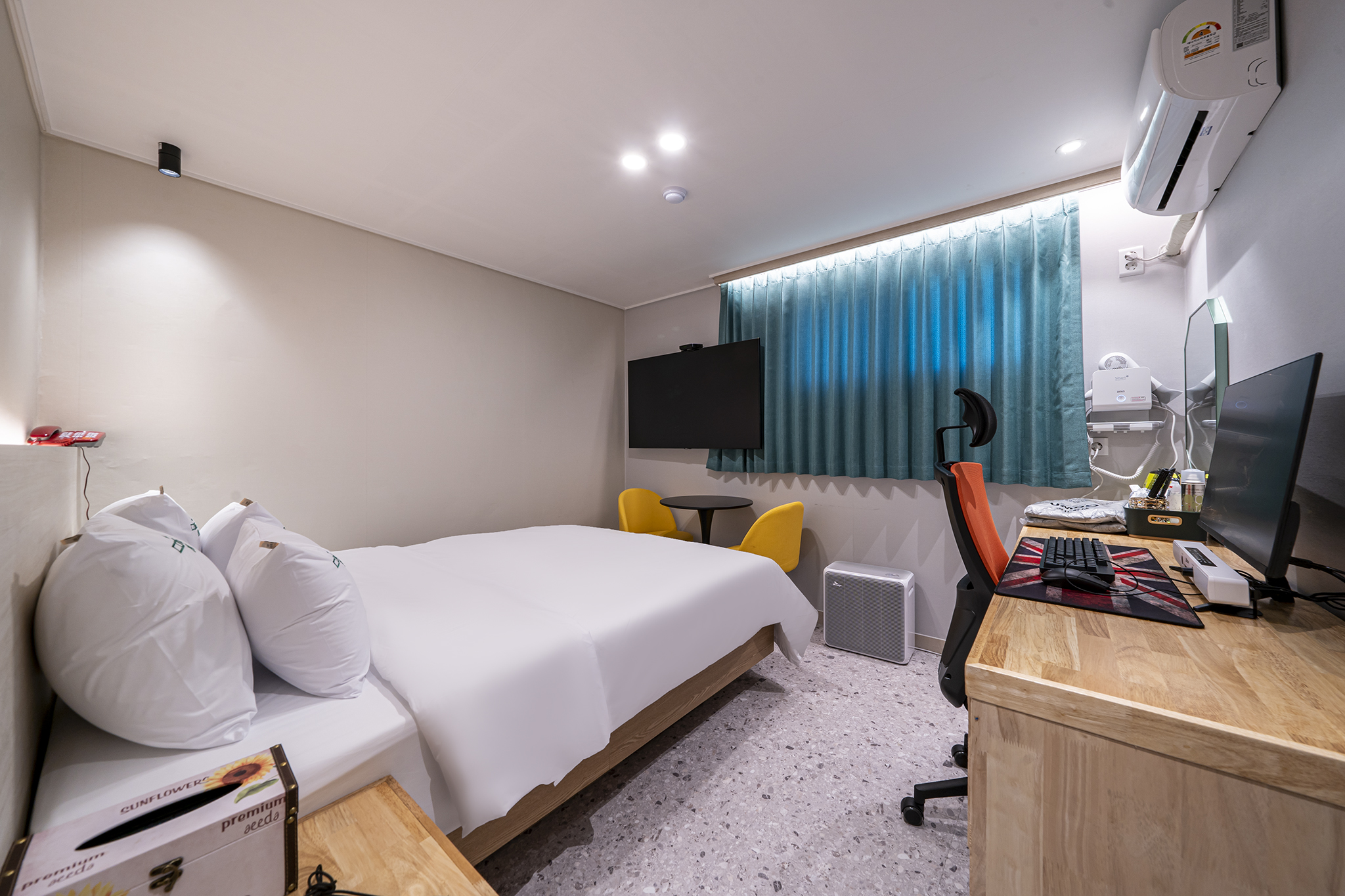 room detail thumbnail 0