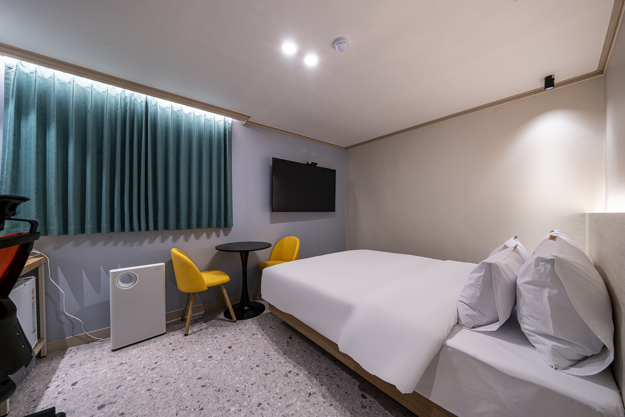 room detail thumbnail 0
