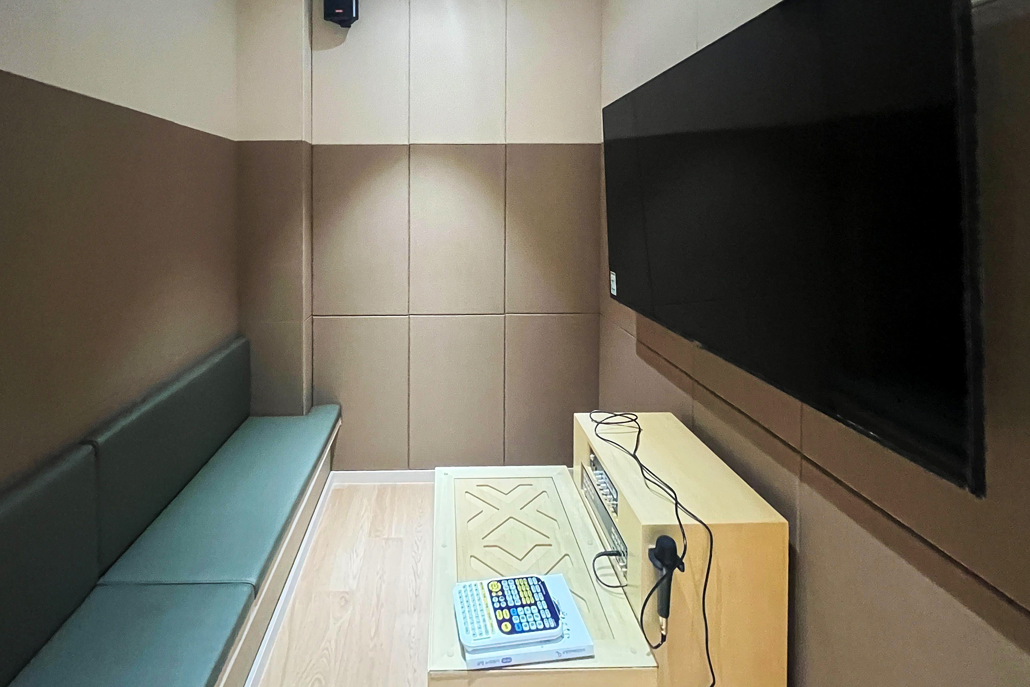 room detail thumbnail 0