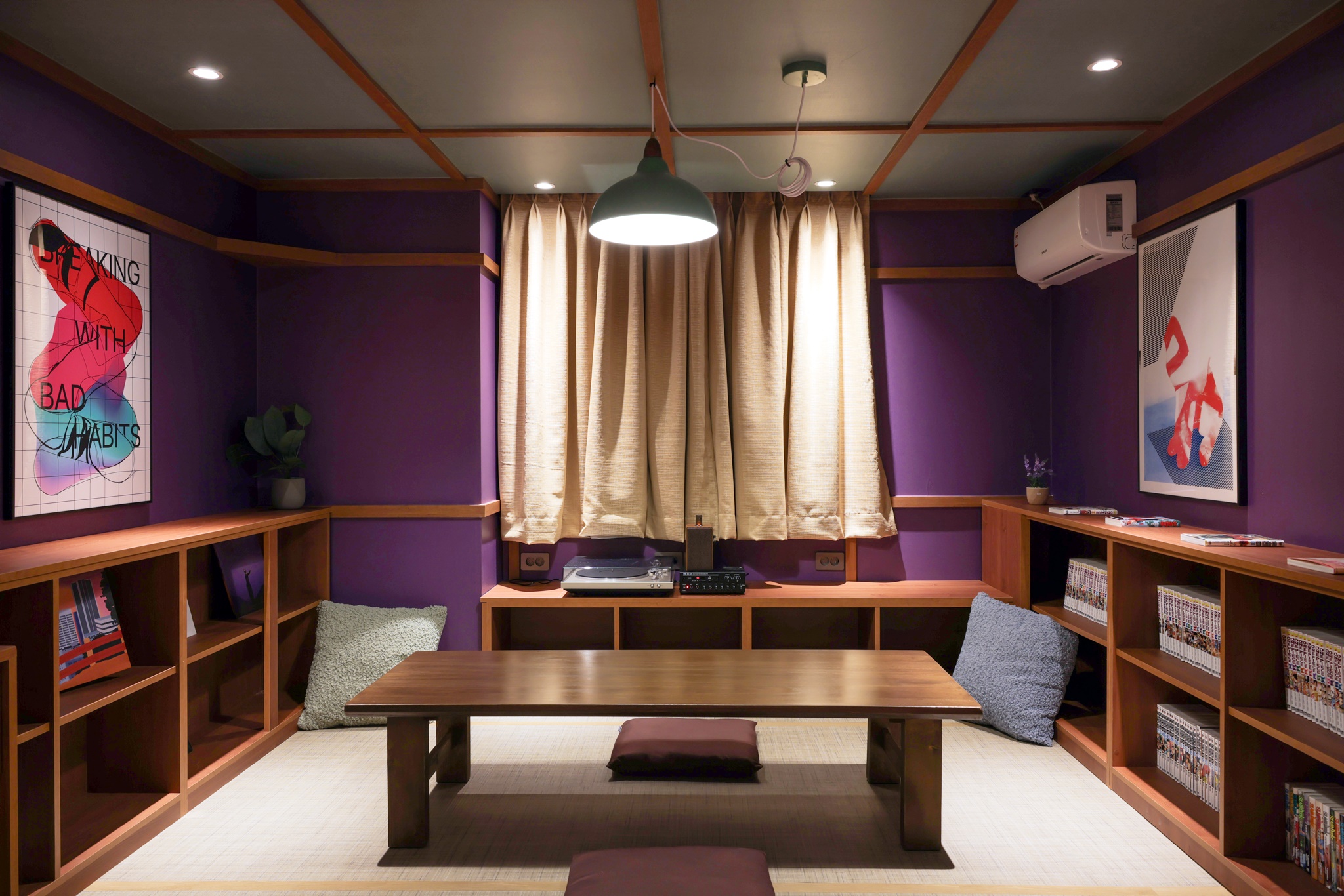 room detail thumbnail 2
