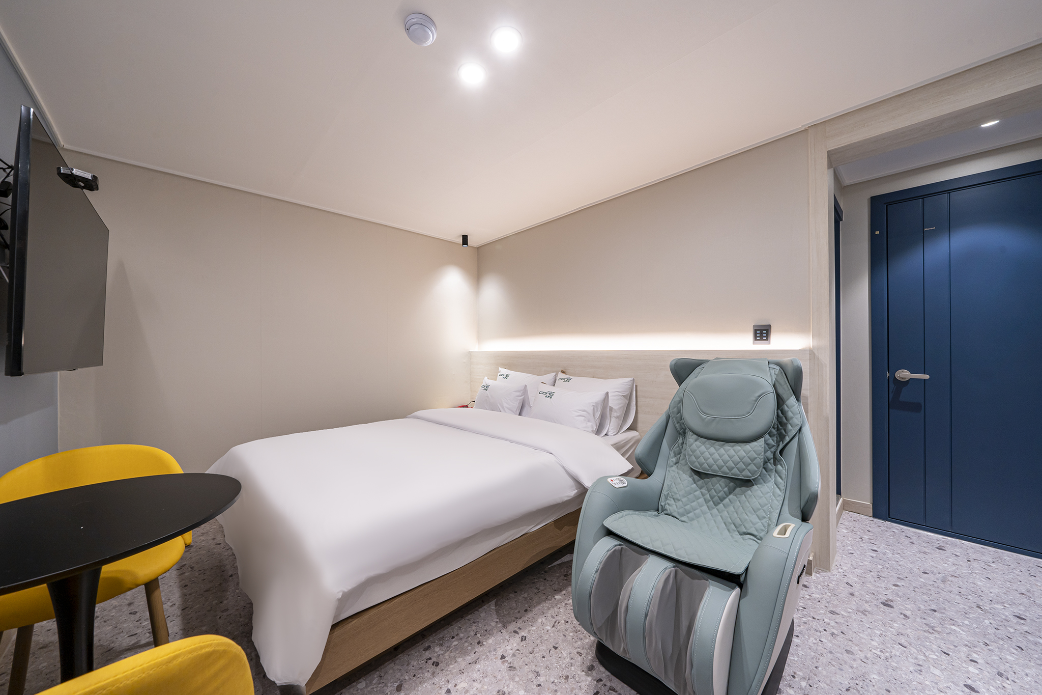 room detail thumbnail 1