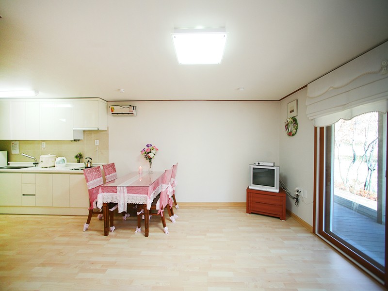 https://yaimg.yanolja.com/v5/2023/12/11/10/6576e570454e62.87398263.JPG