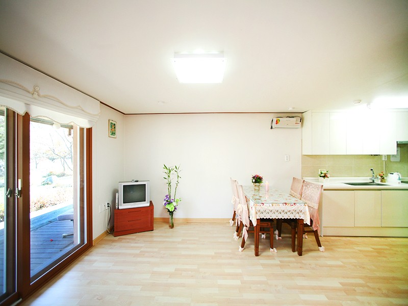 https://yaimg.yanolja.com/v5/2023/12/11/10/6576e584e622b3.64195409.JPG