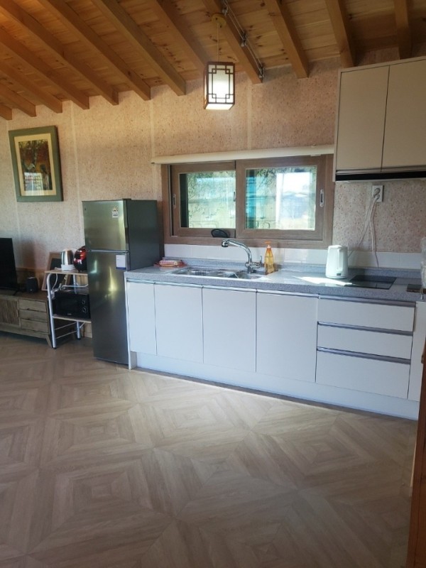 https://yaimg.yanolja.com/v5/2023/12/20/09/6582b802b4ce45.26811035.jpg