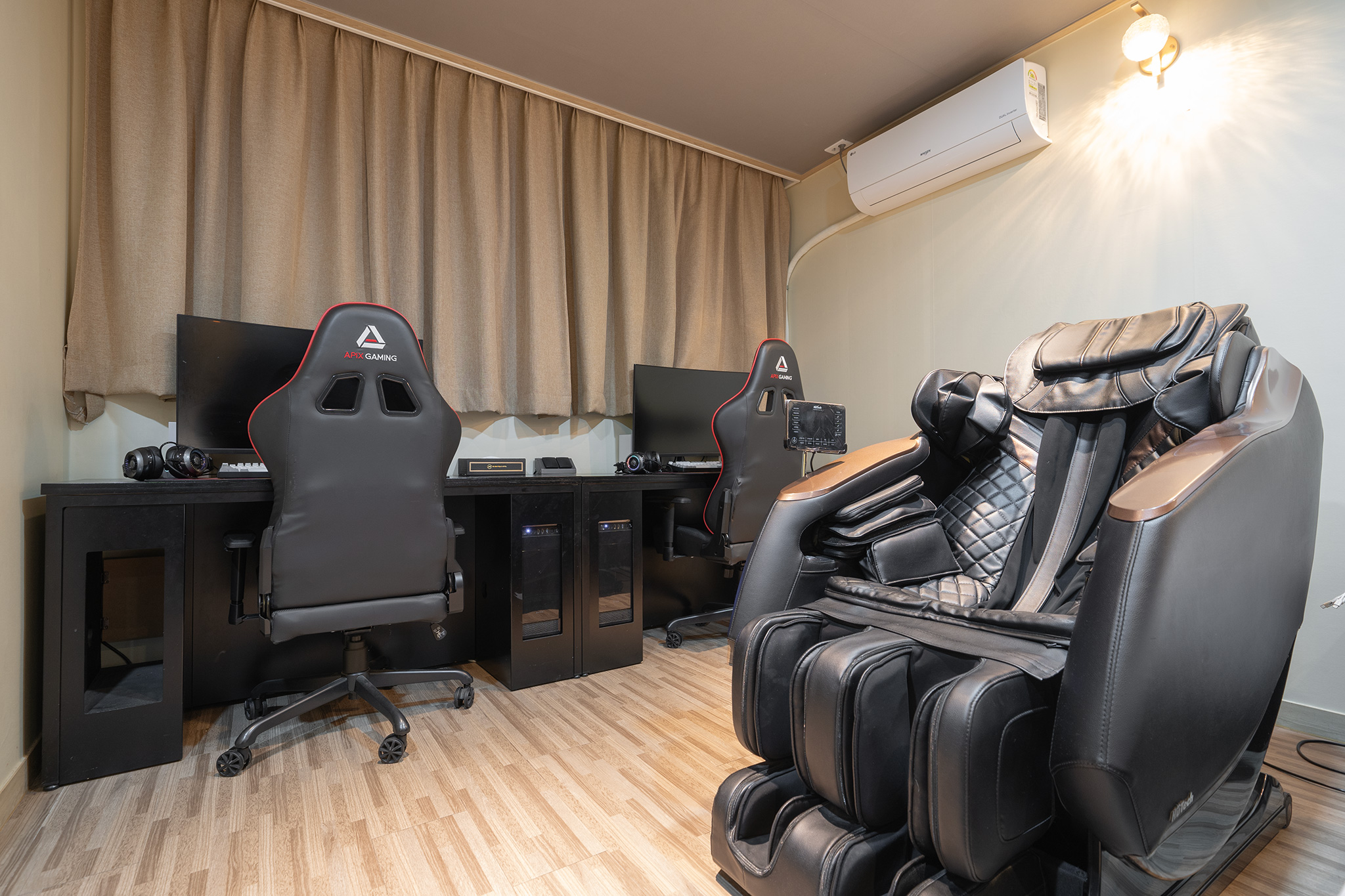 room detail thumbnail 2