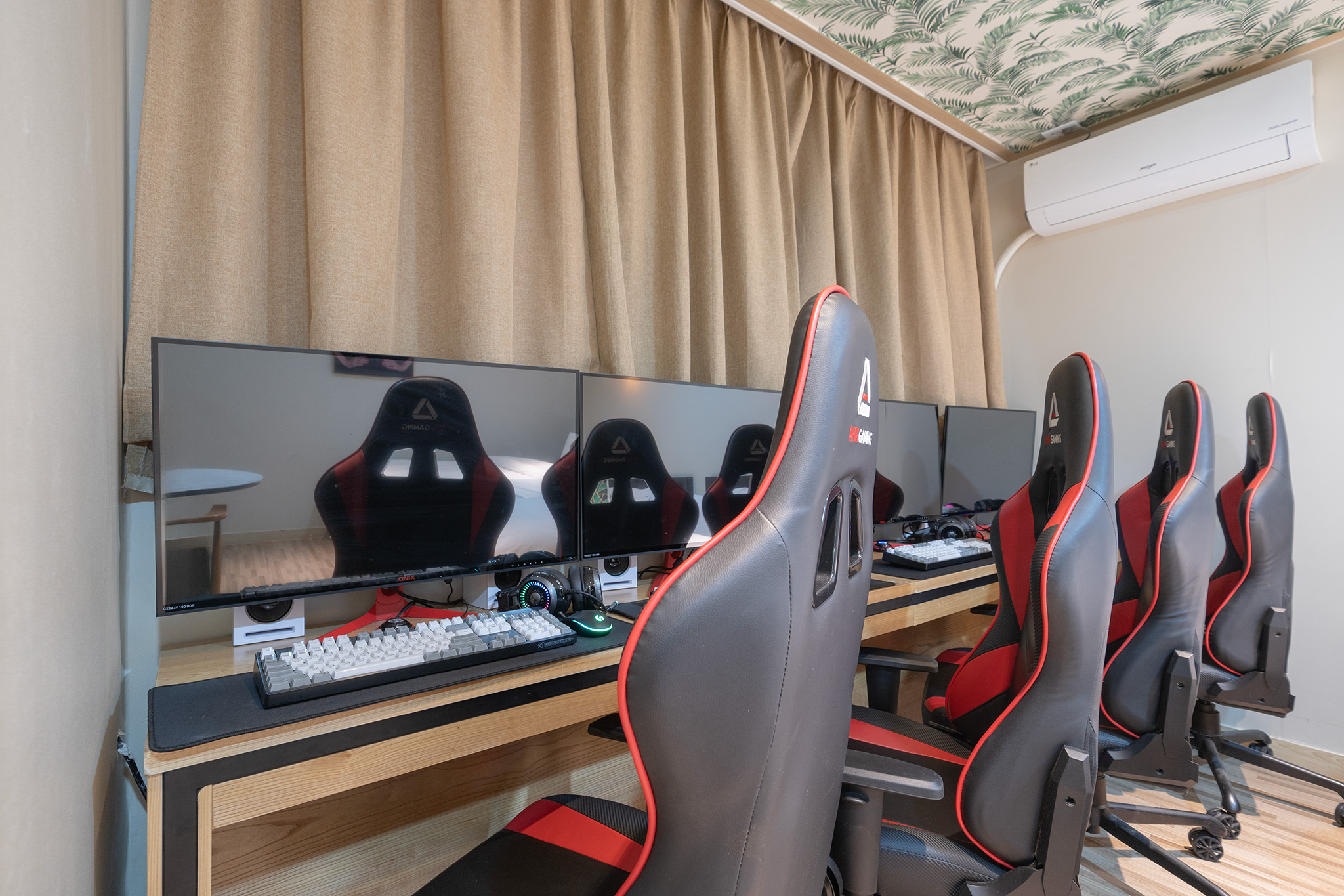 room detail thumbnail 1