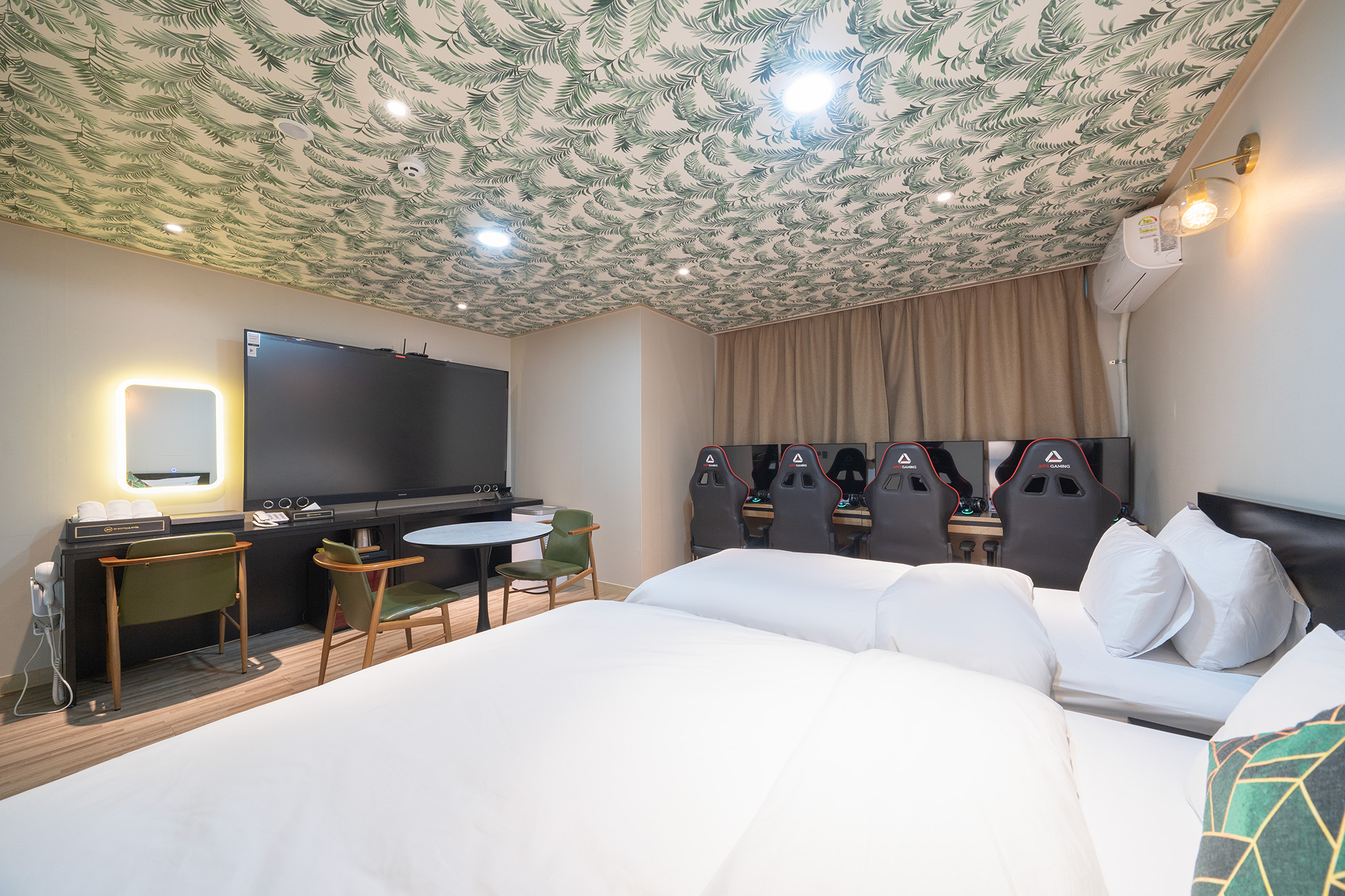 room detail thumbnail 0