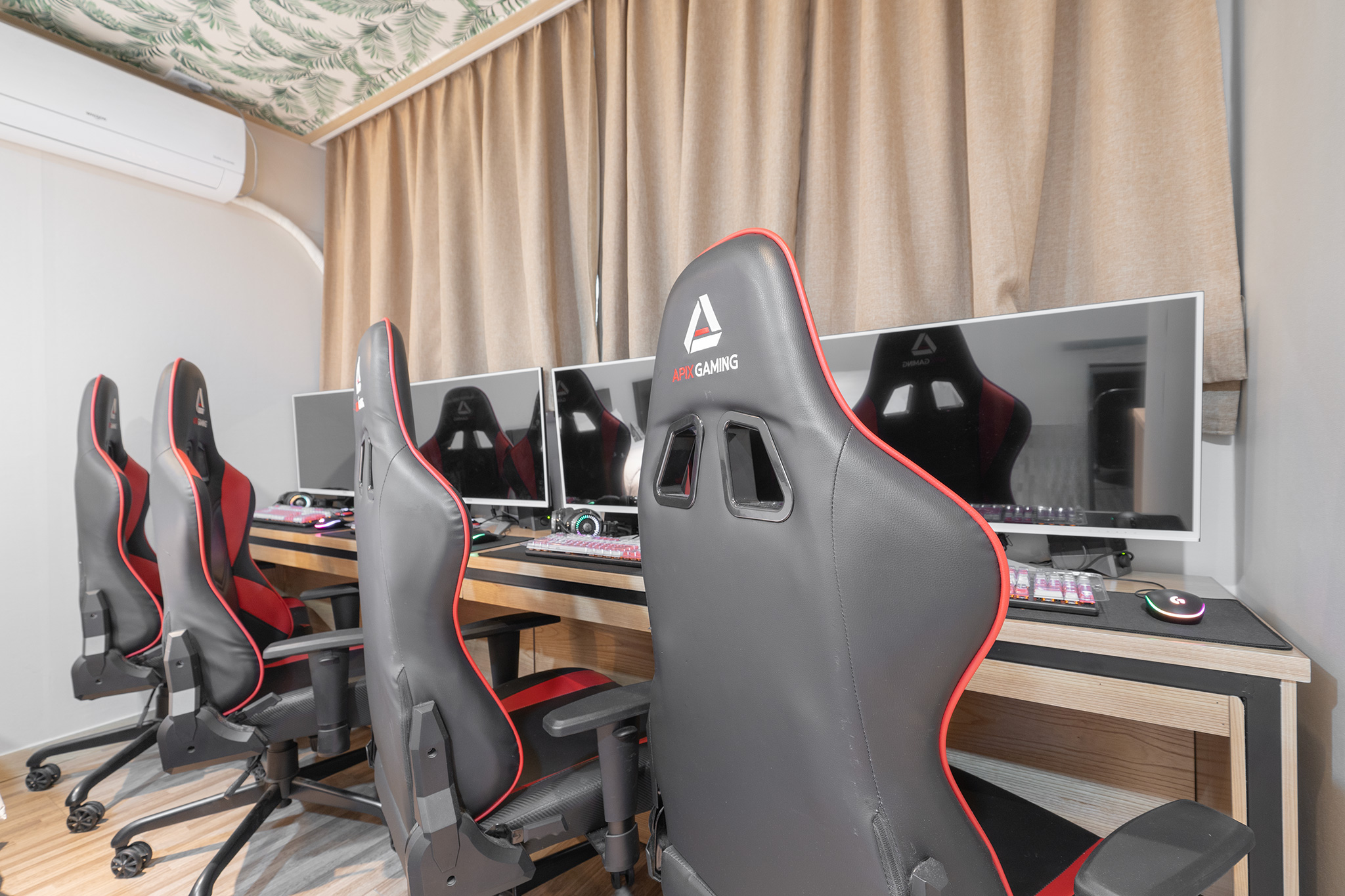 room detail thumbnail 2