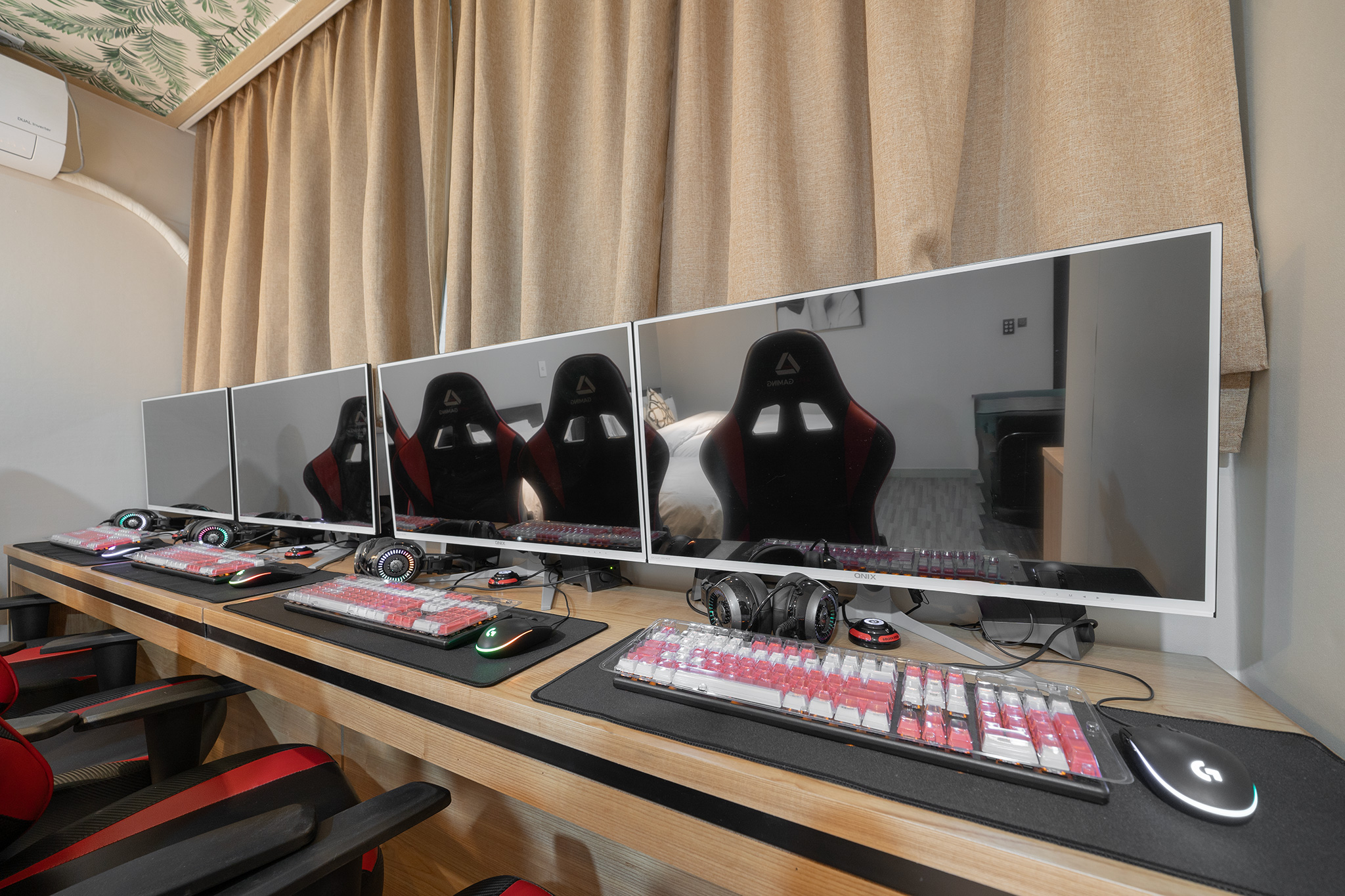 room detail thumbnail 1