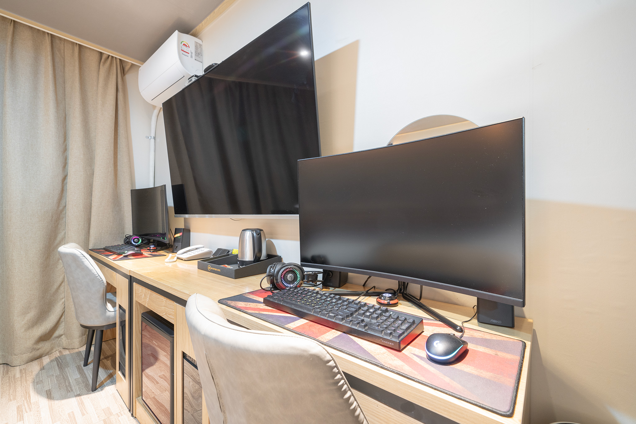 room detail thumbnail 1