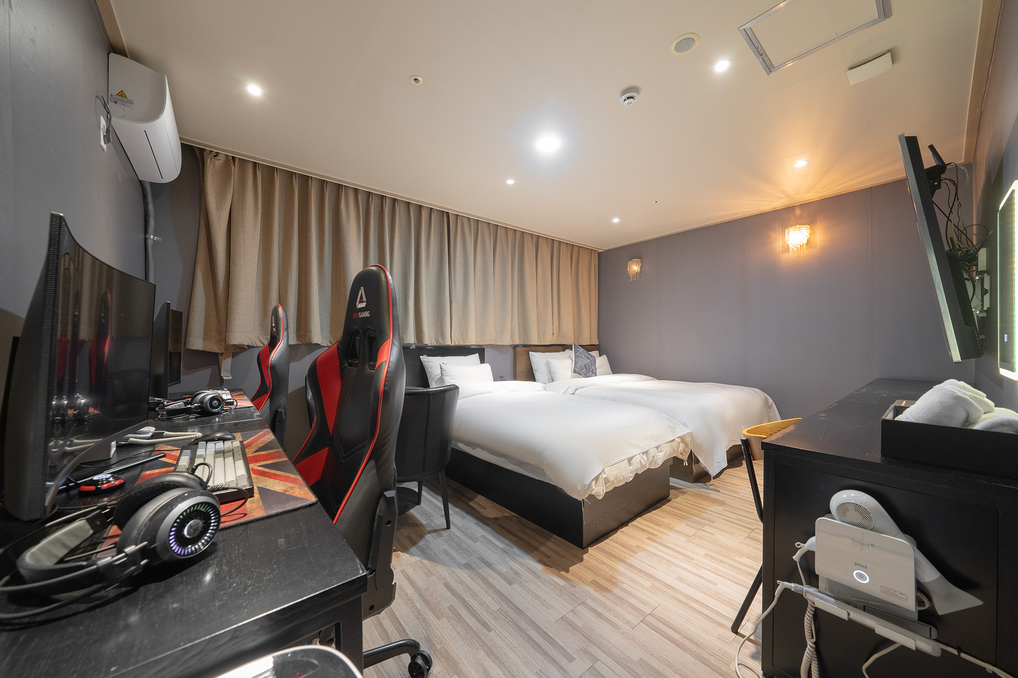 room detail thumbnail 1