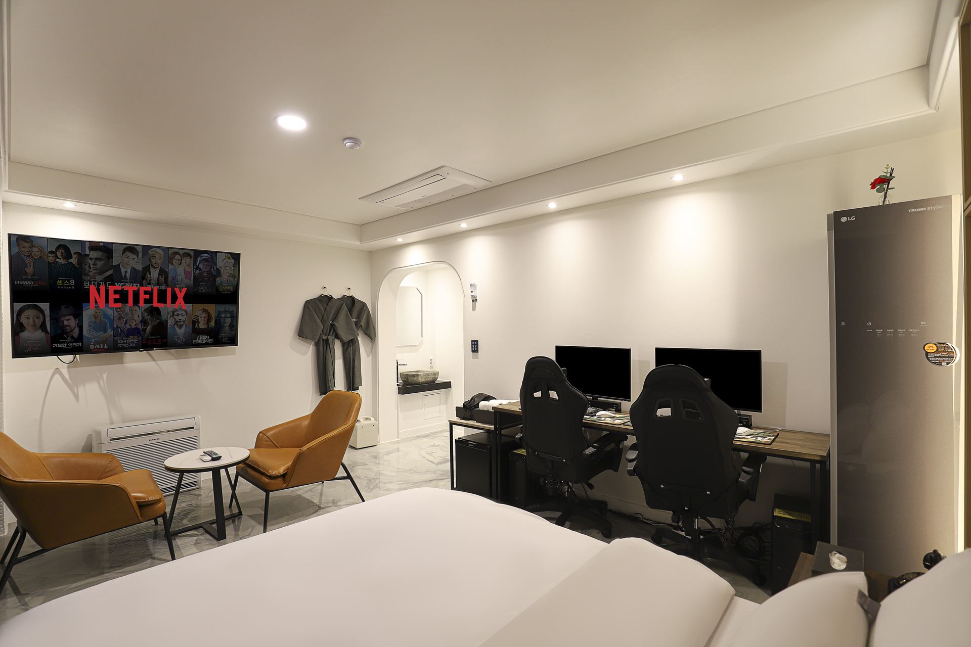 room detail thumbnail 0