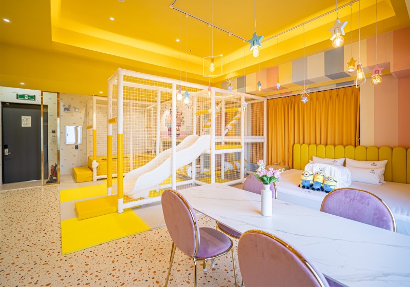 room detail thumbnail 1