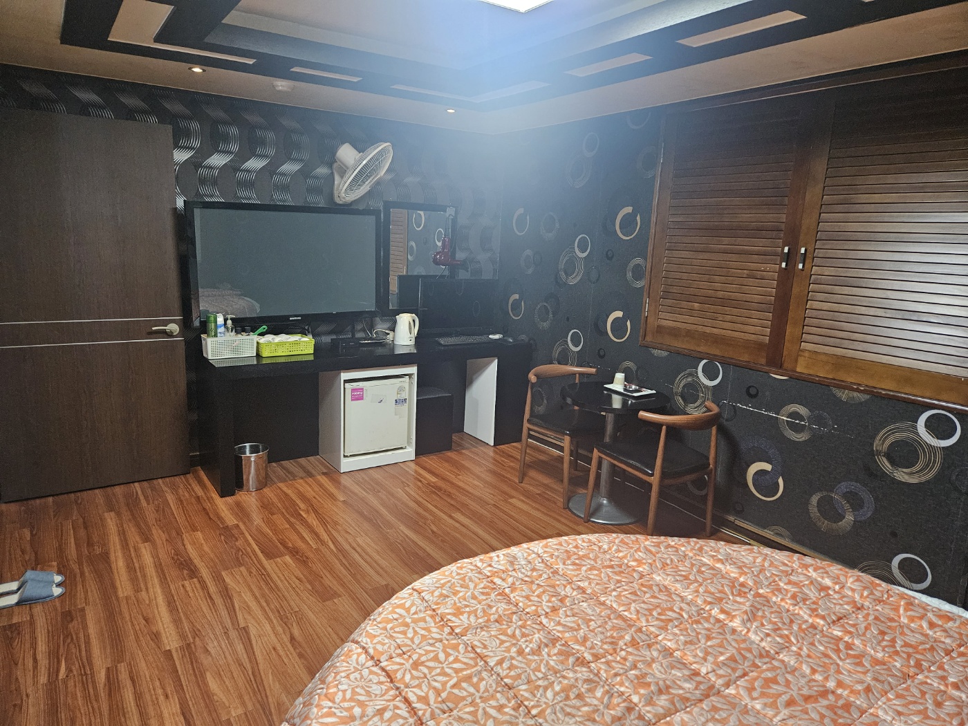 room detail thumbnail 0