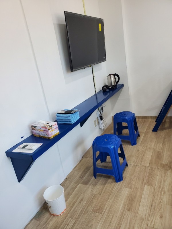 room detail thumbnail 2