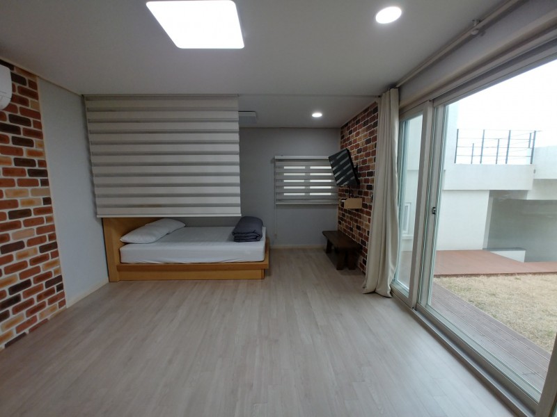 https://yaimg.yanolja.com/v5/2024/01/23/18/65b0081648f432.16709893.jpg