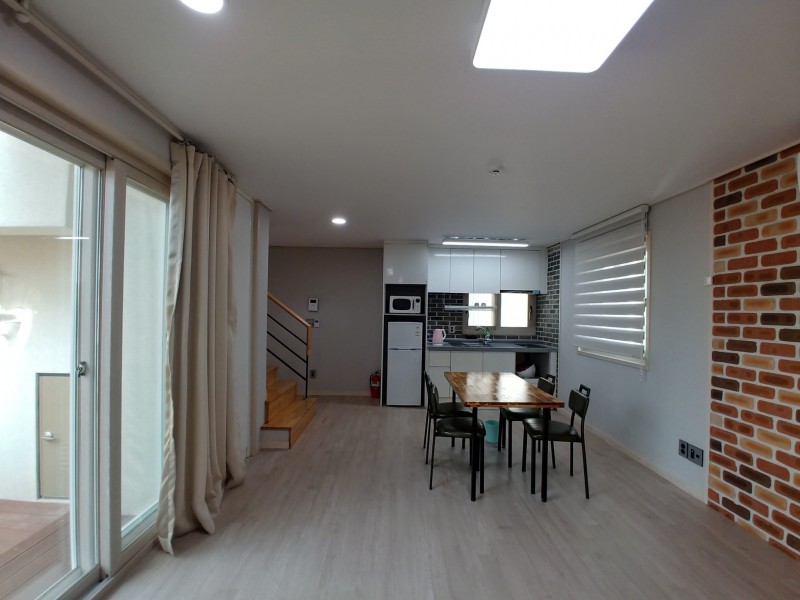 https://yaimg.yanolja.com/v5/2024/01/23/18/65b00817720836.96631780.jpg