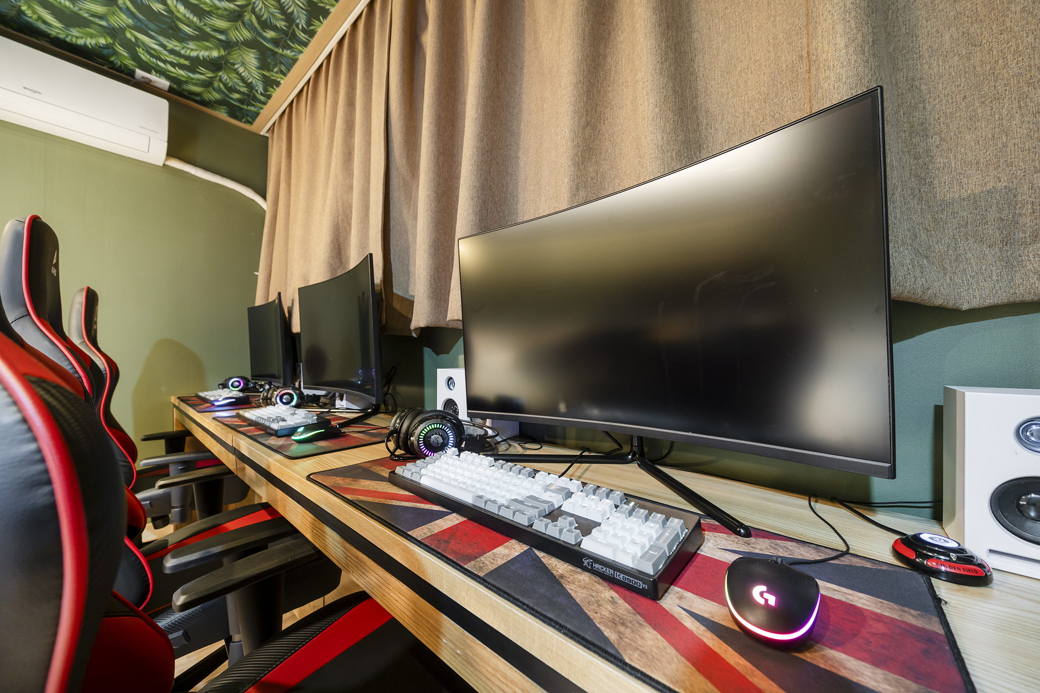 room detail thumbnail 2