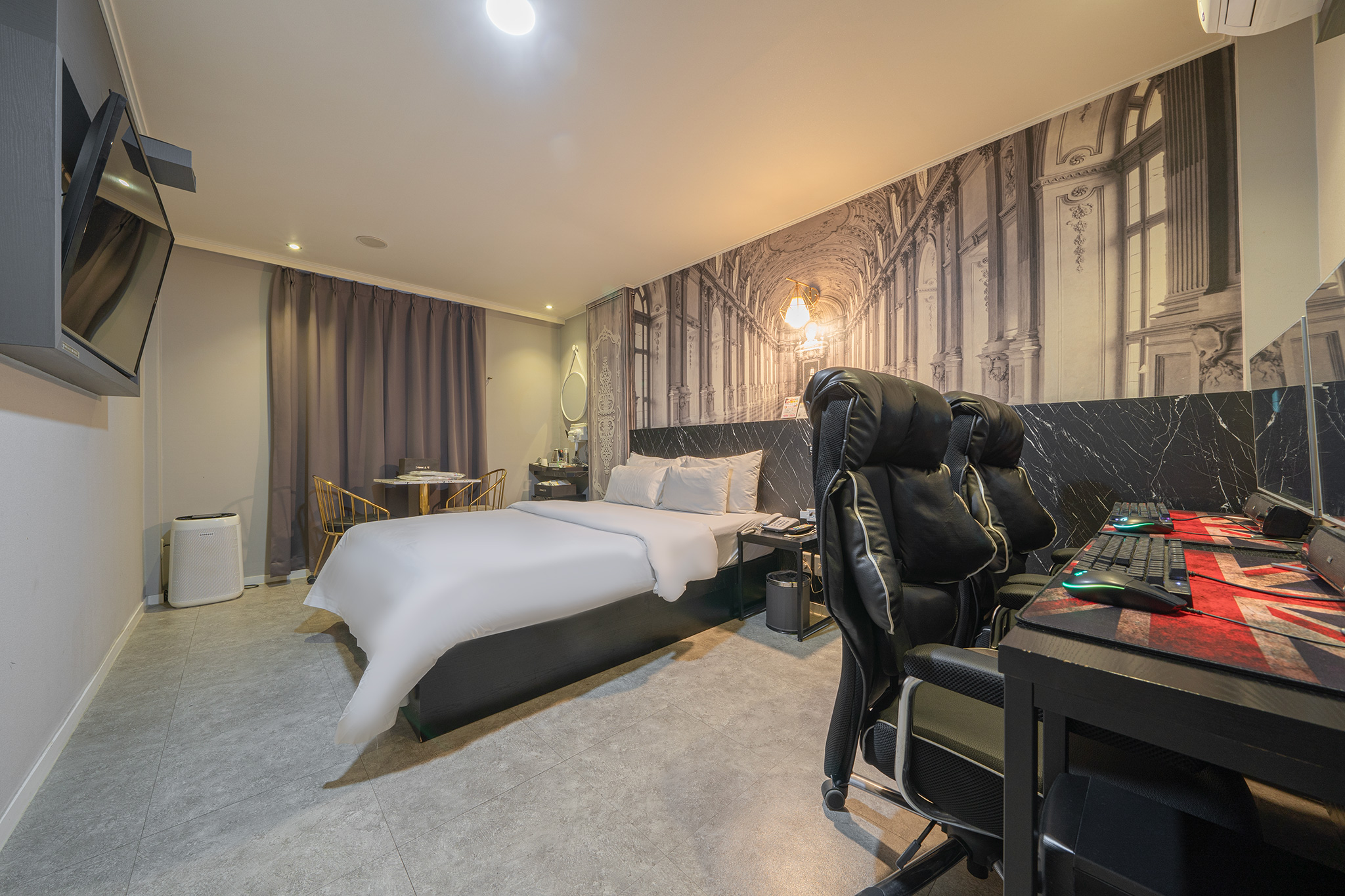 room detail thumbnail 0