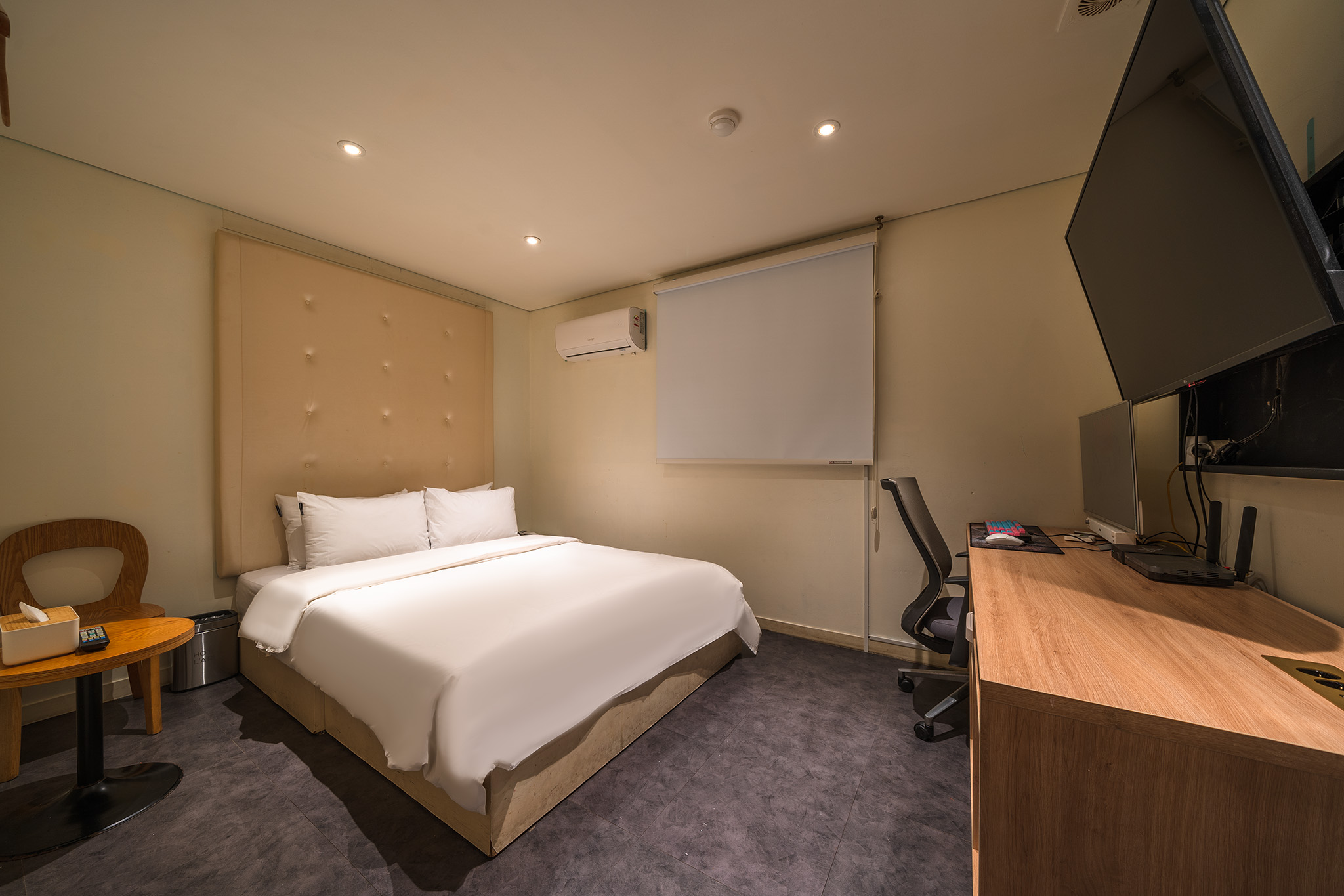 room detail thumbnail 0