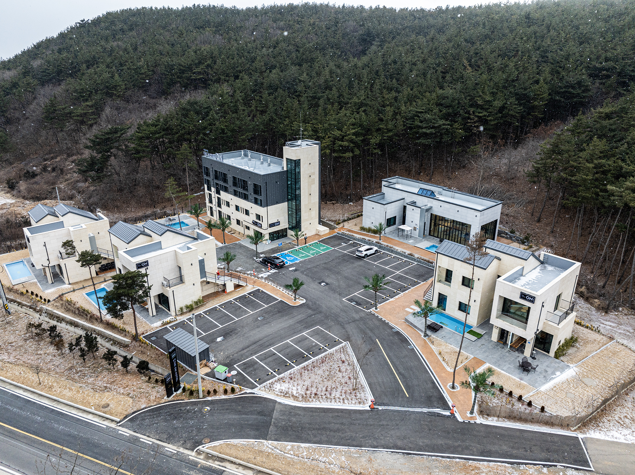 서산(대산) 더온관광호텔 외관
