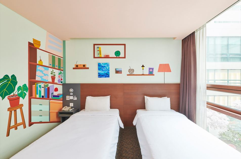 room detail thumbnail 1