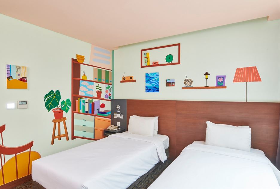 room detail thumbnail 2