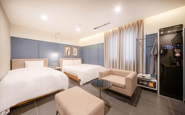 부산 수정동 브라운도트 부산진역점