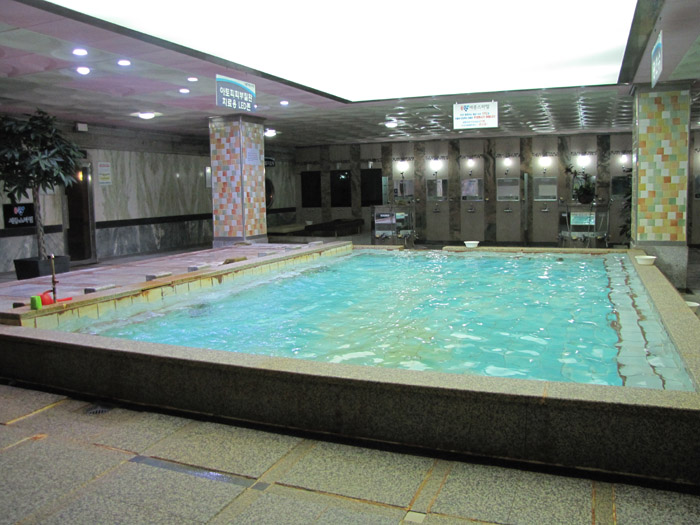 https://yaimg.yanolja.com/v5/2024/03/07/15/65e9d964834e08.59066231.jpg