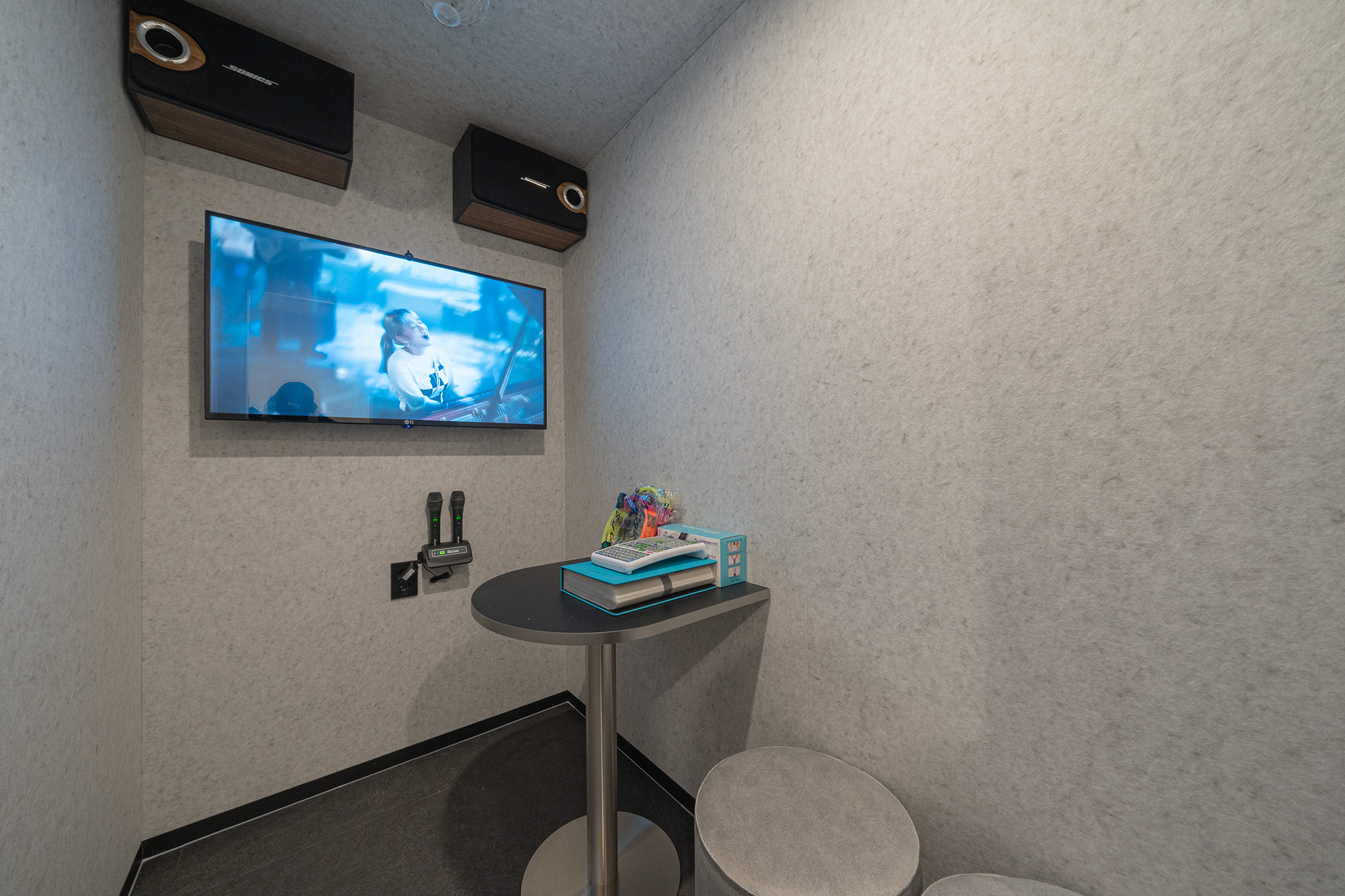 room detail thumbnail 1