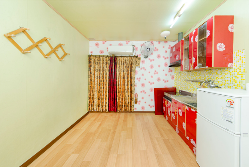 room detail thumbnail 1