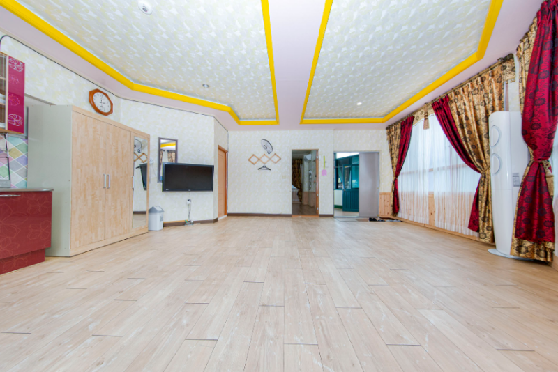 room detail thumbnail 1