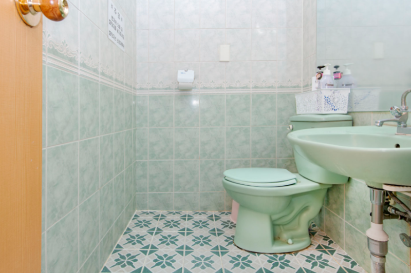 room detail thumbnail 2