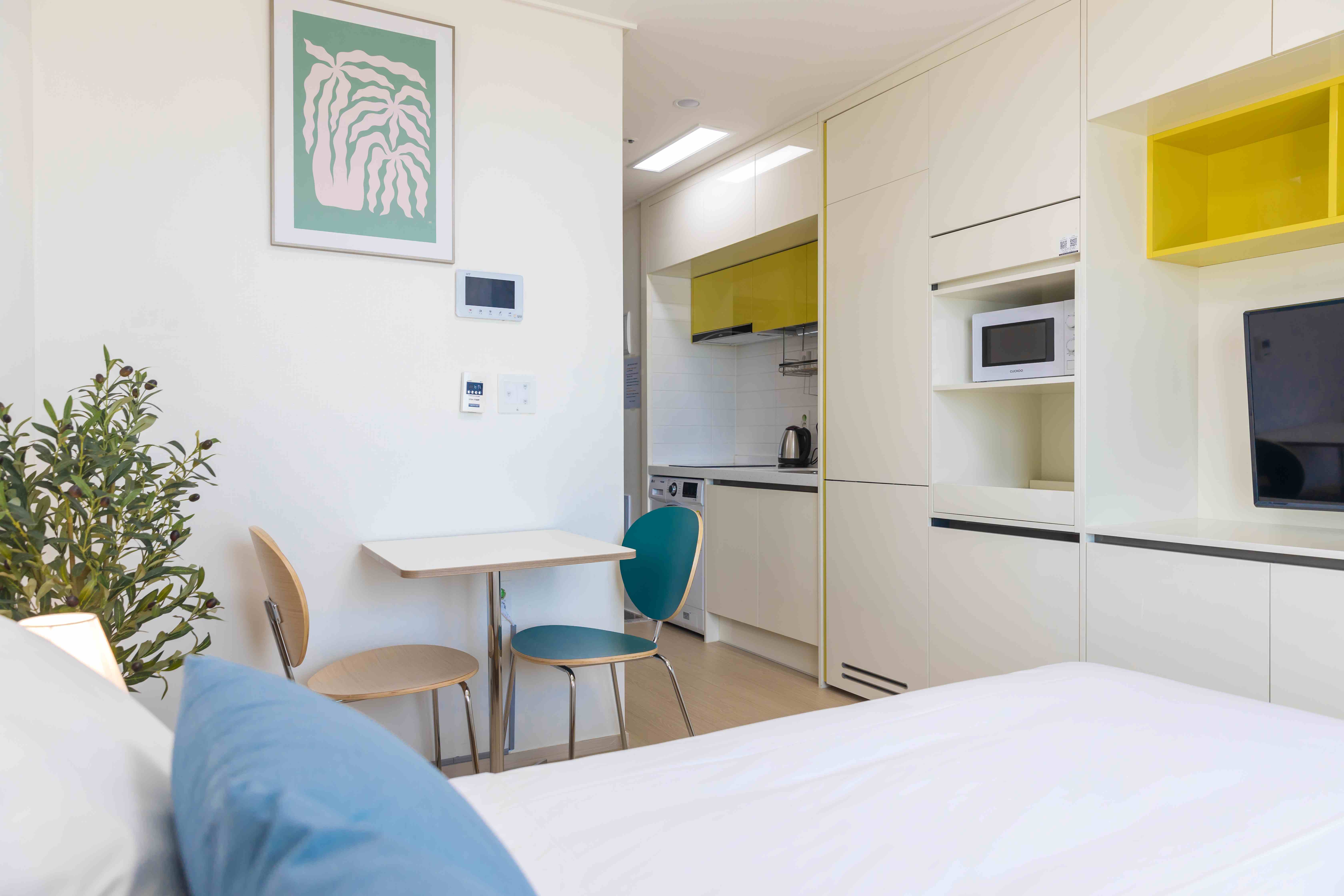 room detail thumbnail 0