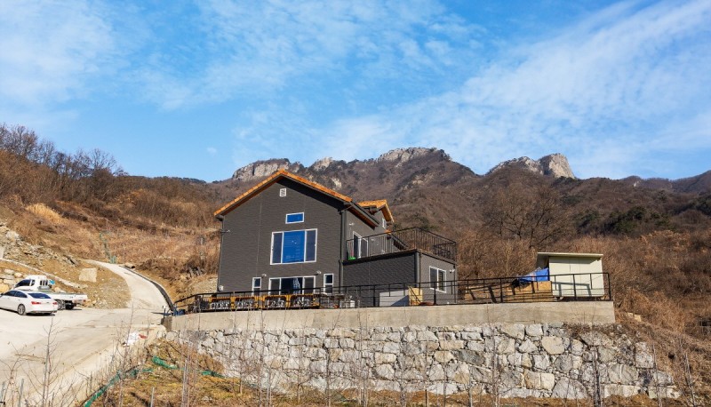 제천 충주빛나는월악펜션 외관