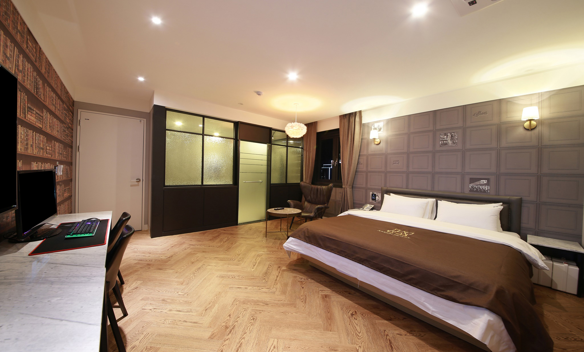 room detail thumbnail 1