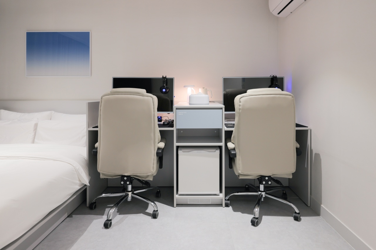 room detail thumbnail 2