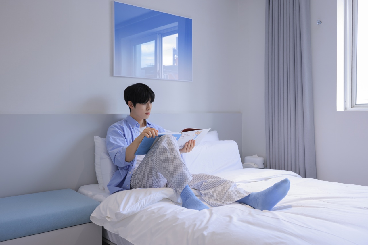 room detail thumbnail 1