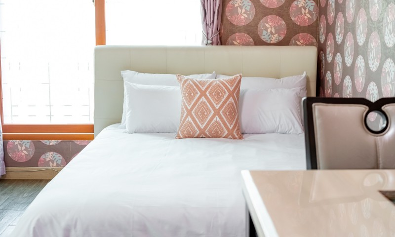 room detail thumbnail 2